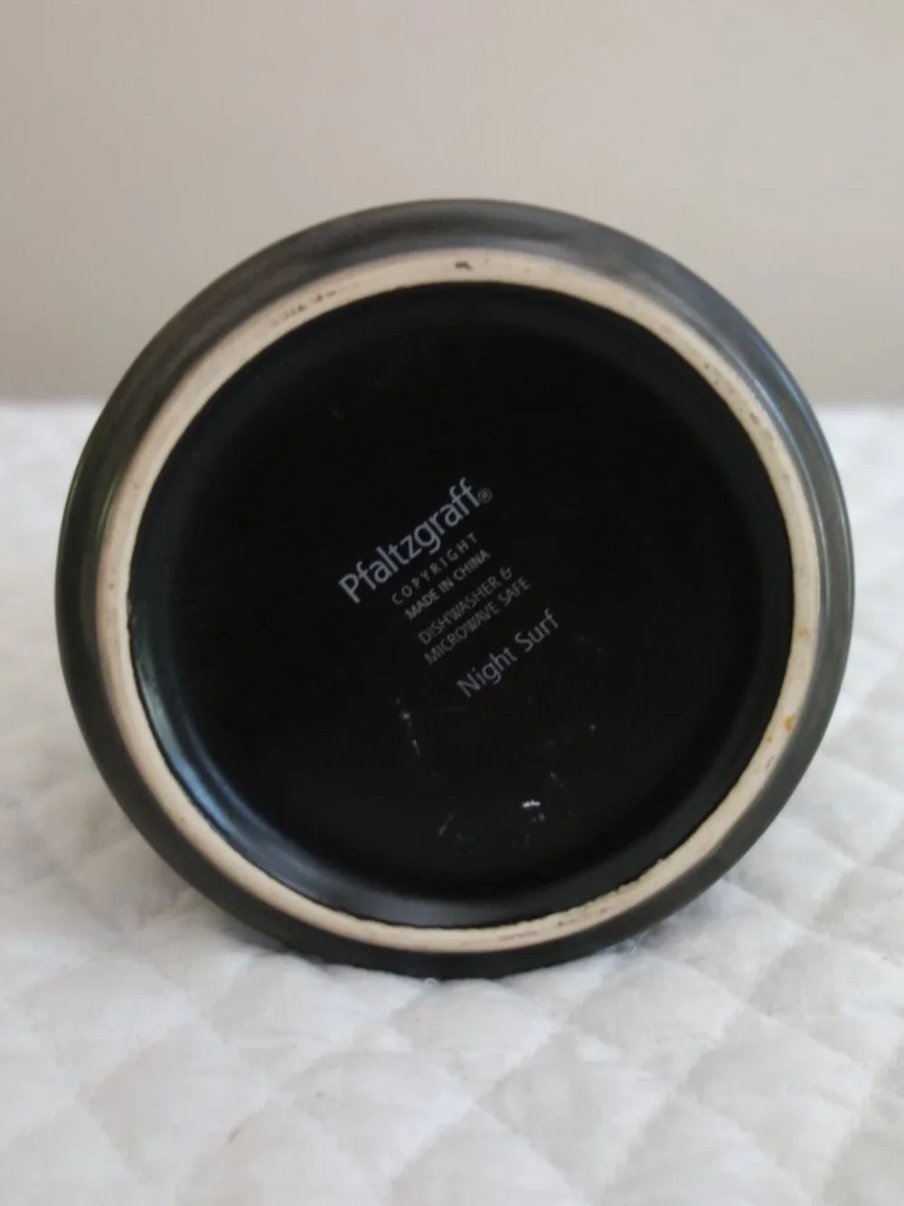 PFALTZGRAFF Night Surf Matte Black / Ribbed Creamer